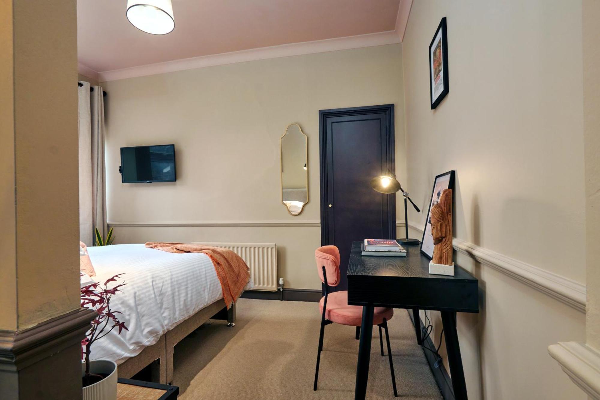 Settle In Winchester - Stylish Self Check-In Rooms ภายนอก รูปภาพ